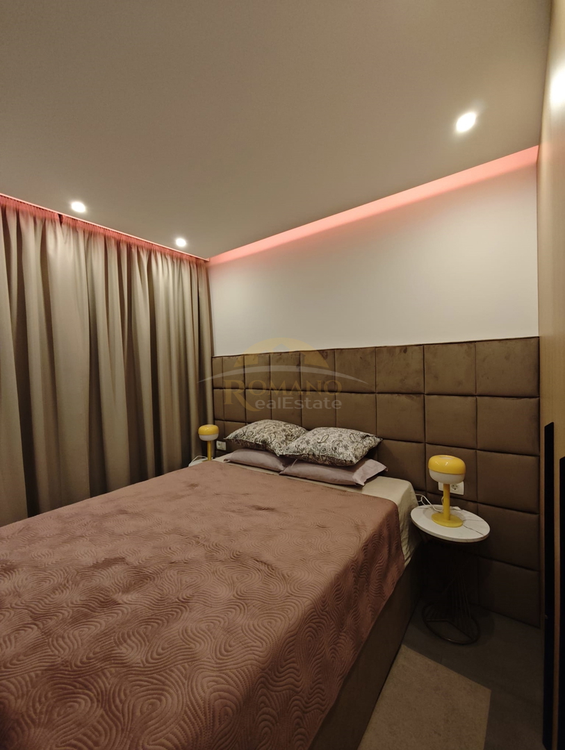 Luksuzni penthouse v Okrugu Gornjem/Čiovo s strešno teraso